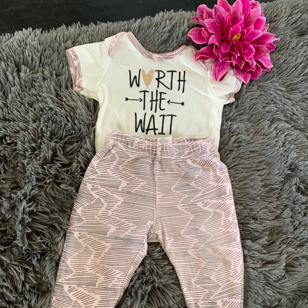 Baby girl Chick pea matching set